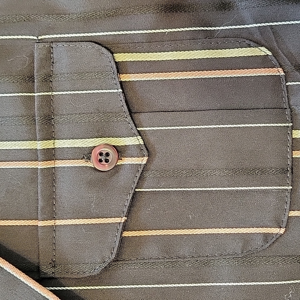 Short sleeve button up - Picture 4 of 5